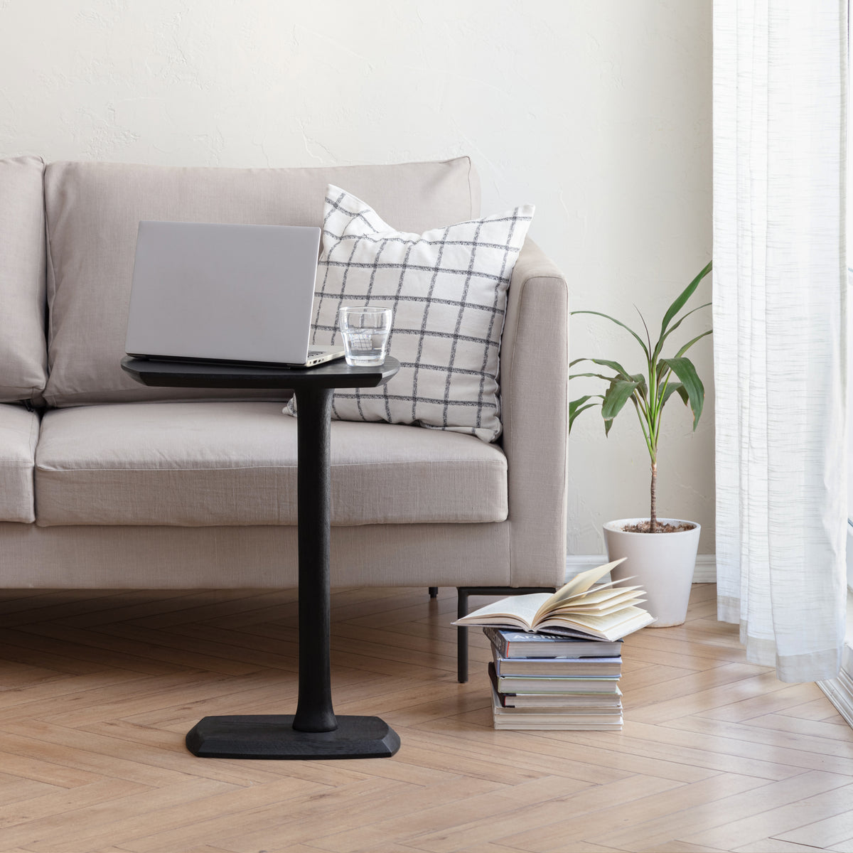 Ellis C-Shape End Table - Black