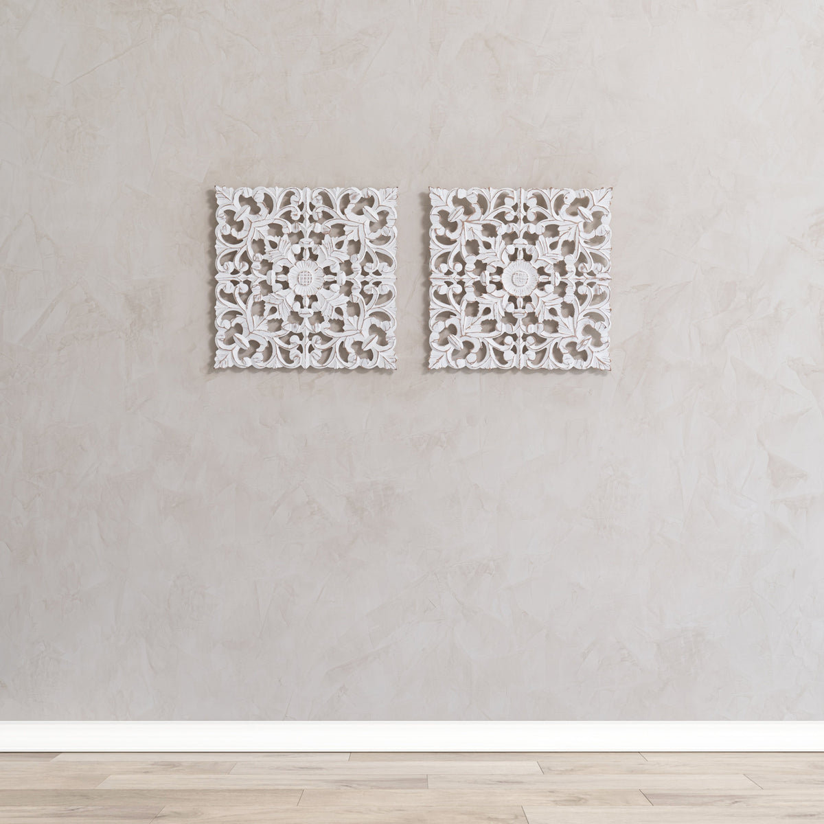 Bianci Medallion Hand Carved - White