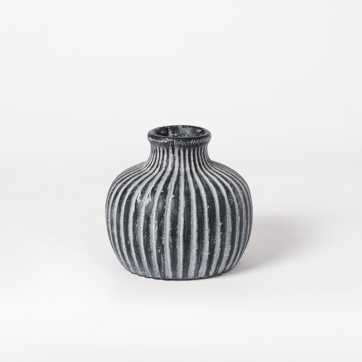 Storm Terracotta Vase - Black & White