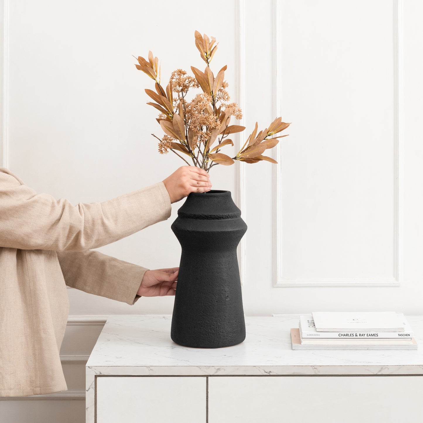 Poker Terracotta Vase - Black