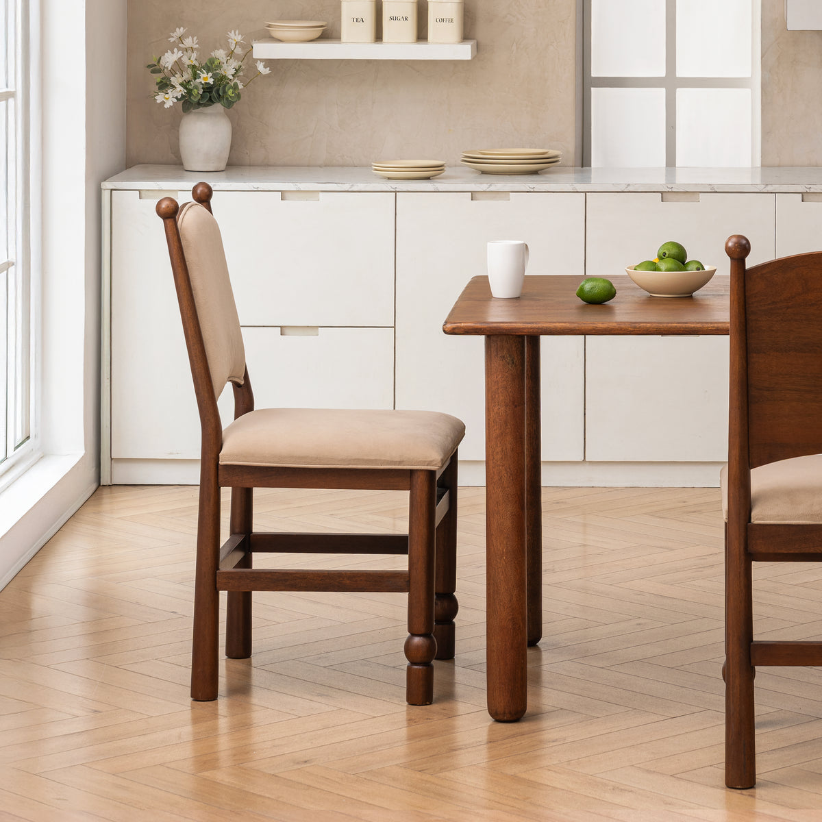 Kitchen & Dining